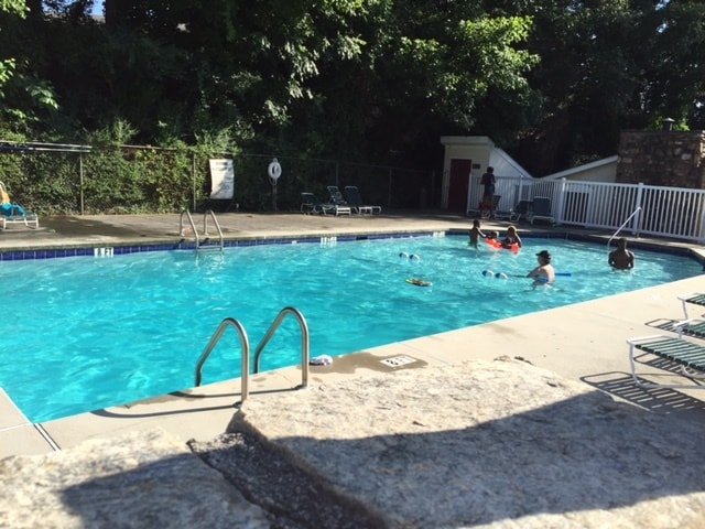 2388 Lawrenceville Hwy, Unit Room for Rent in Decatur, GA - Foto de edificio - Building Photo