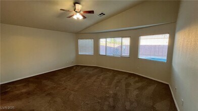 3706 Greenfield Lakes St in Las Vegas, NV - Foto de edificio - Building Photo