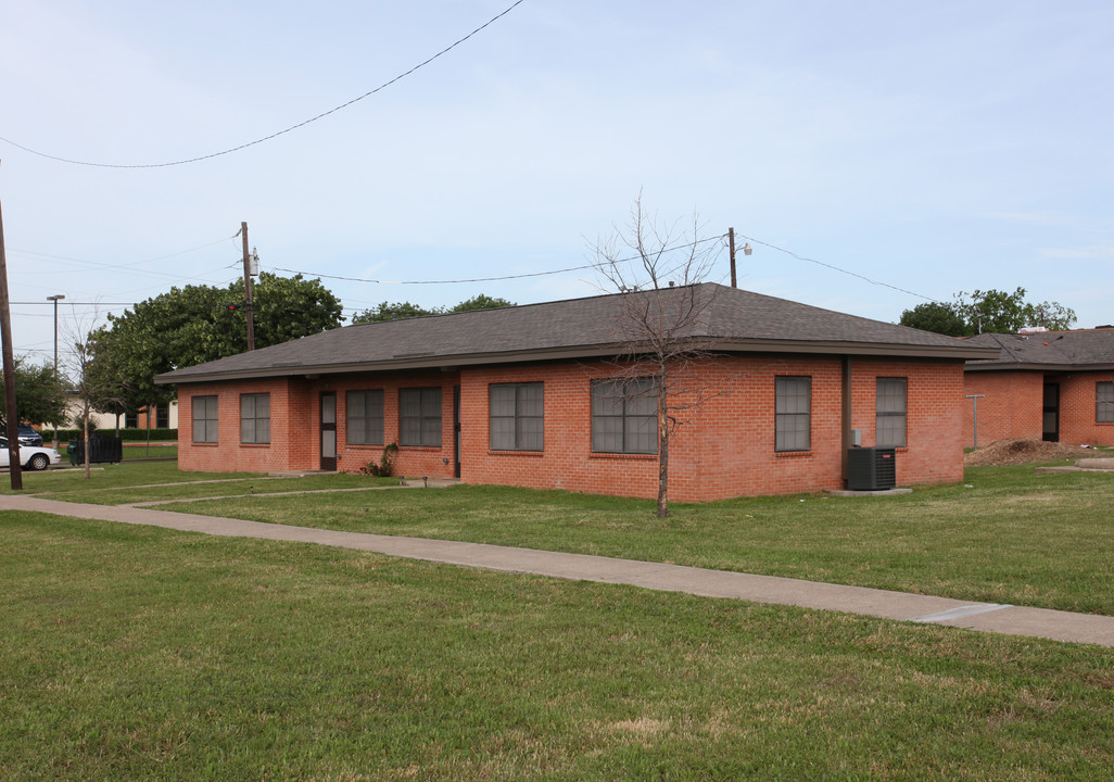 Waxahachie Housing Authority in Waxahachie, TX - Building Photo