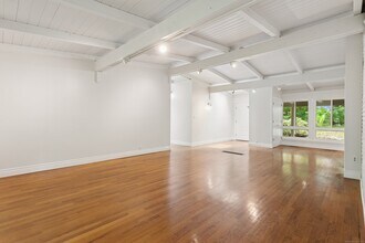 98 East Ln in Stamford, CT - Building Photo - Building Photo