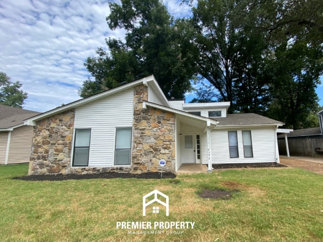 4392 Spring Harbor Dr in Millington, TN - Foto de edificio - Building Photo