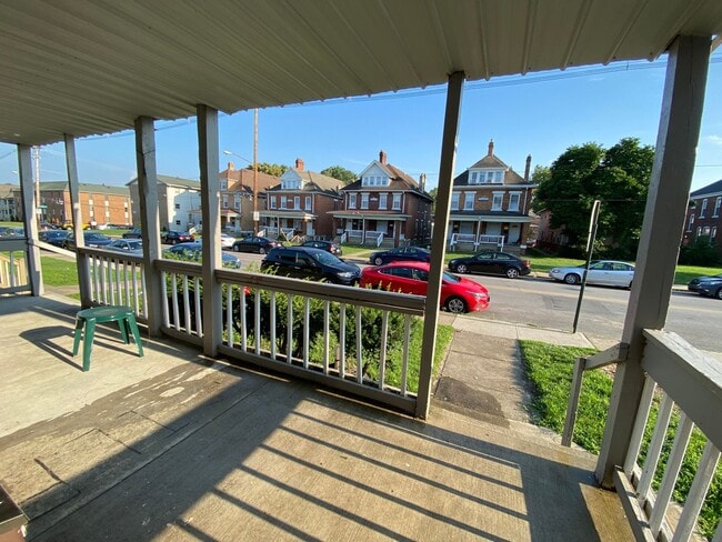 145-147 Chittenden Ave in Columbus, OH - Building Photo - Building Photo