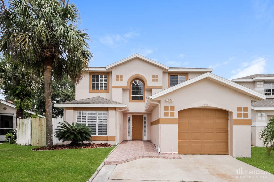 3257 Brewster Dr in Kissimmee, FL - Building Photo
