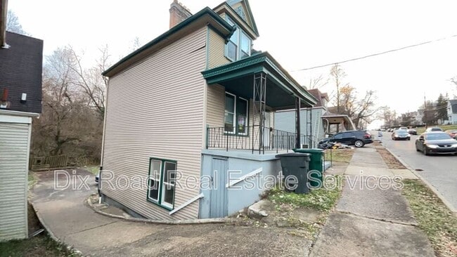 879 Rockdale Ave in Cincinnati, OH - Building Photo - Building Photo