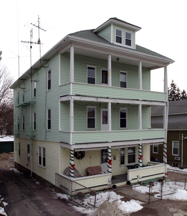 31 Rutland St in Woonsocket, RI - Building Photo - Building Photo