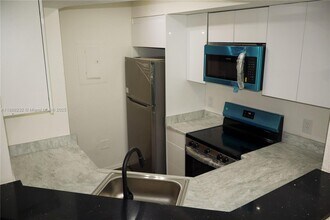 711 SW 148th Ave in Davie, FL - Building Photo - Building Photo