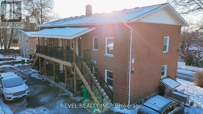 property at 350 Simcoe St N