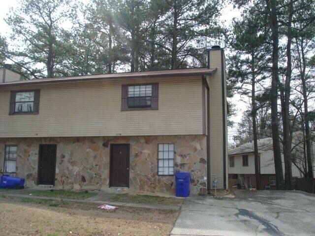 1176 Oak Villas Ct NW in Conyers, GA - Building Photo