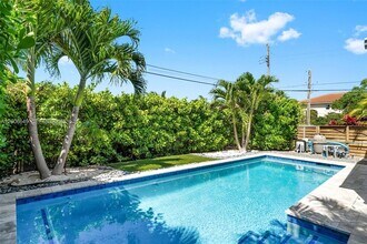 930 N 11th Ct in Hollywood, FL - Building Photo - Building Photo