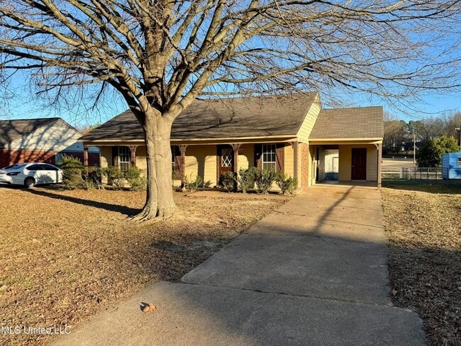 property at 6050 Somerset Dr