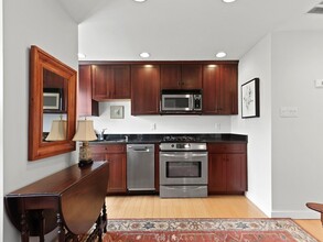 110 Charles St, Unit 4 in Boston, MA - Building Photo - Building Photo