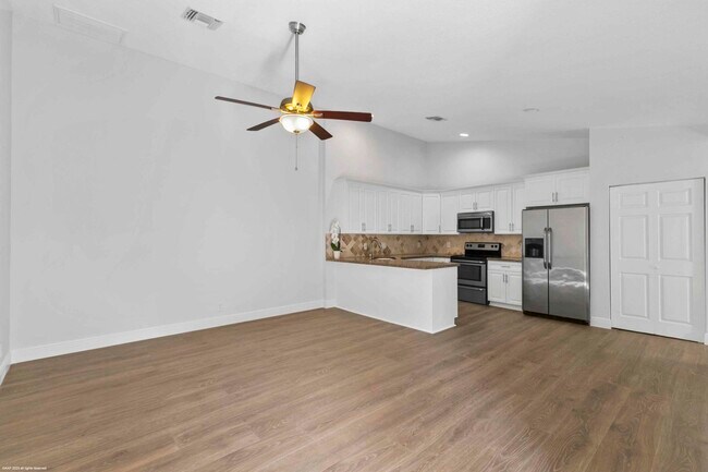 1120 Hyacinth Pl in Wellington, FL - Building Photo - Building Photo