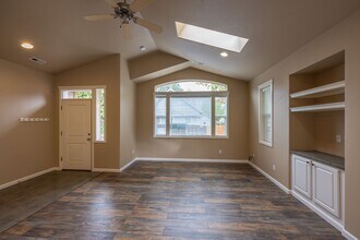 617 12th St in Washougal, WA - Building Photo - Building Photo