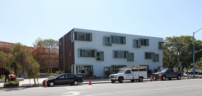 Berkshire Gardens in Santa Monica, CA - Building Photo - Building Photo