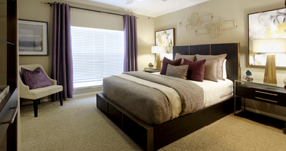 Kensington Square Apartments in Dallas, TX - Foto de edificio - Building Photo