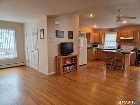 54 Benedict St in Norwalk, CT - Building Photo