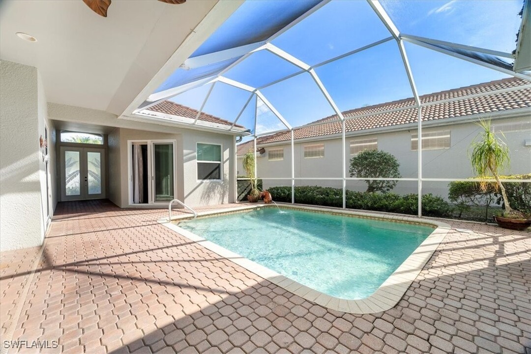 3343 Sandpiper Way in Naples, FL - Building Photo