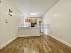 12 Pinehurst Ave in New York, NY - Building Photo