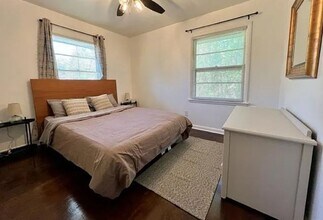 1524 Rowena Ln in Norman, OK - Building Photo - Building Photo