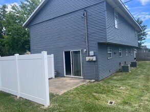2005 E Florida Ave in Urbana, IL - Building Photo - Building Photo