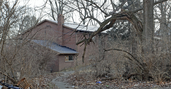 Village Garden in Cincinnati, OH - Building Photo - Building Photo