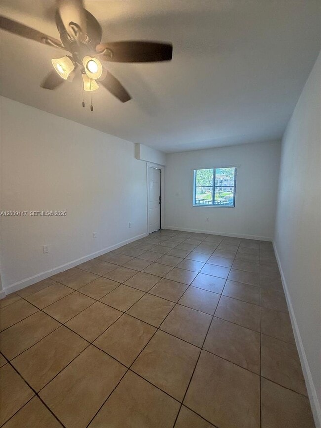 22421 SW 88th Pl in Cutler Bay, FL - Building Photo - Building Photo