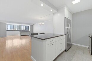 9 Hawthorne Pl, Unit 11J in Boston, MA - Building Photo