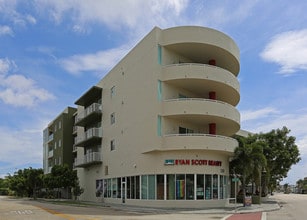 Island City Lofts in Wilton Manors, FL - Building Photo - Building Photo