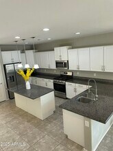 7230 W Southgate Ave in Phoenix, AZ - Building Photo - Building Photo