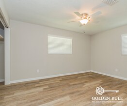 3911 NW 19 Terrace in Gainesville, FL - Building Photo - Building Photo