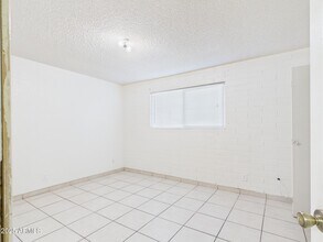 3027 N 37th St in Phoenix, AZ - Foto de edificio - Building Photo