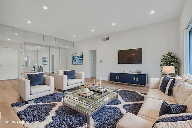 Elm Luxury Investments LLC in Beverly Hills, CA - Building Photo - Building Photo