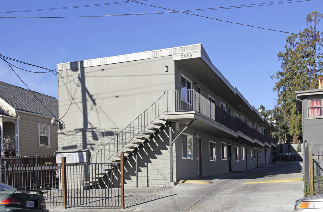 26th Avenue Apartments in Oakland, CA - Building Photo