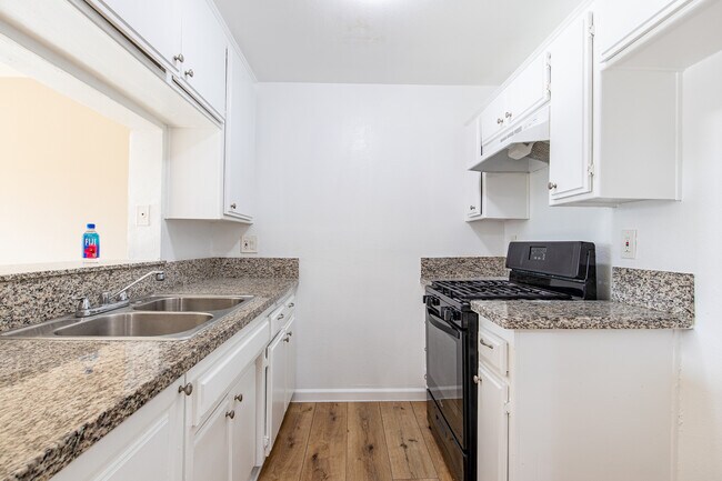 Van Nuys Apartments in Panorama City, CA - Building Photo - Building Photo