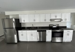 32 Ashburnham Hill Rd in Fitchburg, MA - Building Photo - Building Photo