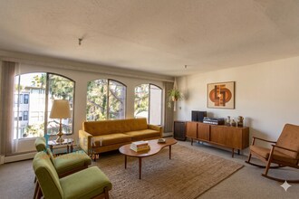 5405 Carlton St in Oakland, CA - Building Photo - Building Photo