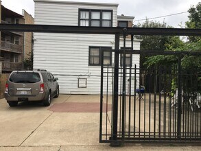 5718 N Mozart St in Chicago, IL - Building Photo - Building Photo