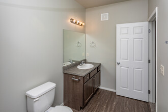 Windsor Heights Apartments in Sioux Falls, SD - Building Photo - Interior Photo