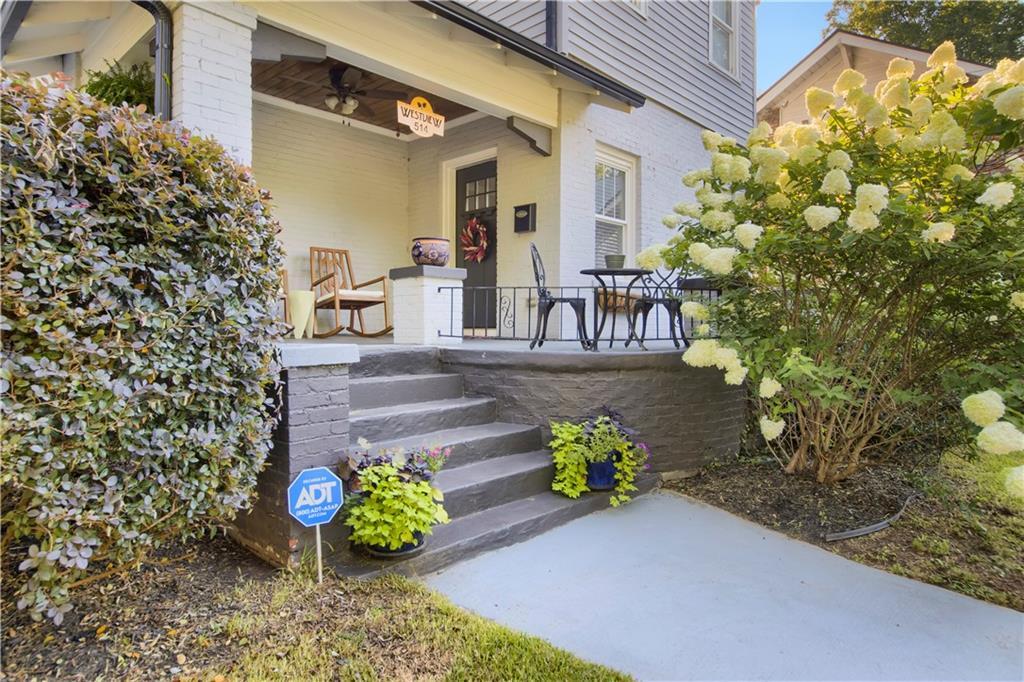 514 W Ontario Ave SW in Atlanta, GA - Building Photo