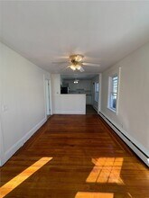 39 Mawney Ave in Warwick, RI - Building Photo - Building Photo