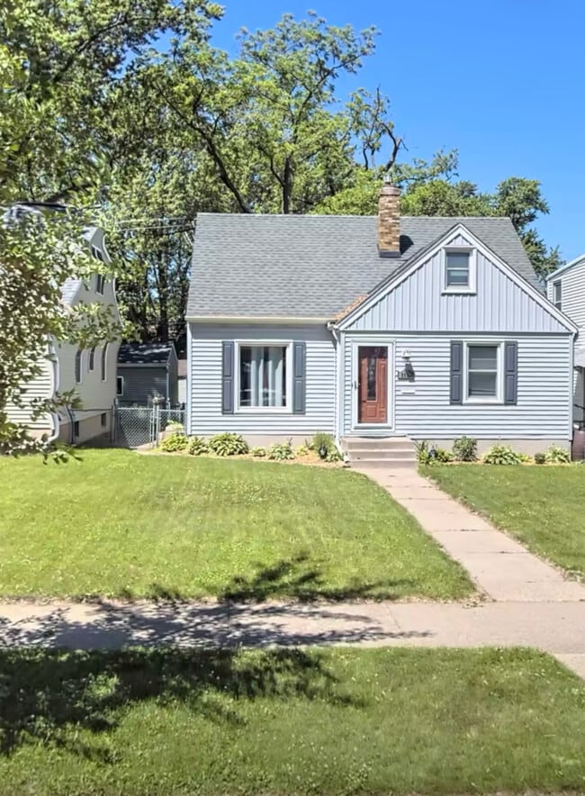 property at 2820 Kentucky Ave S