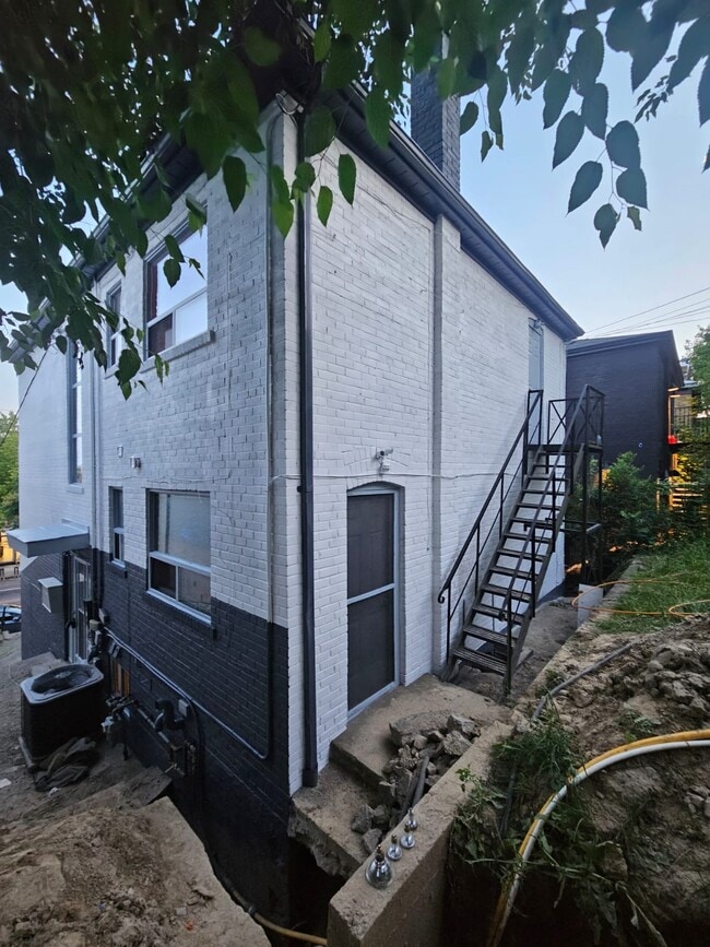 1252 Davenport Rd