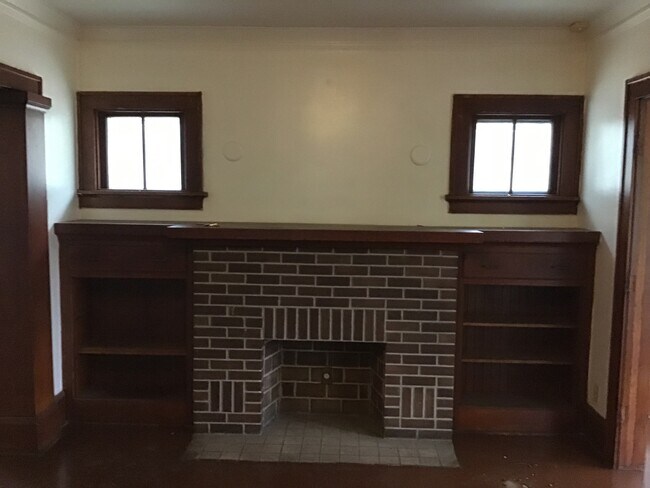3734 W Roberts St in Milwaukee, WI - Building Photo - Building Photo