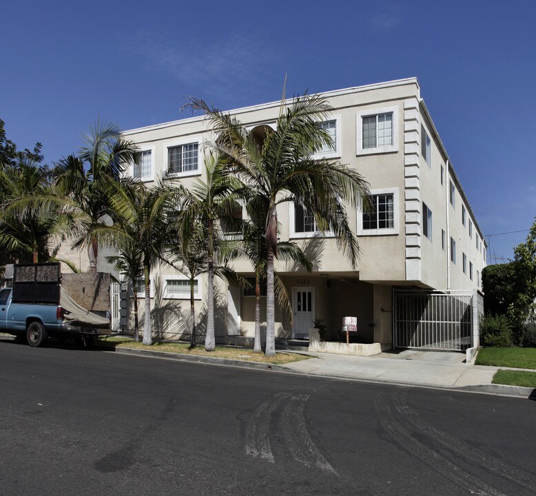 2432 Colby Ave in Los Angeles, CA - Building Photo