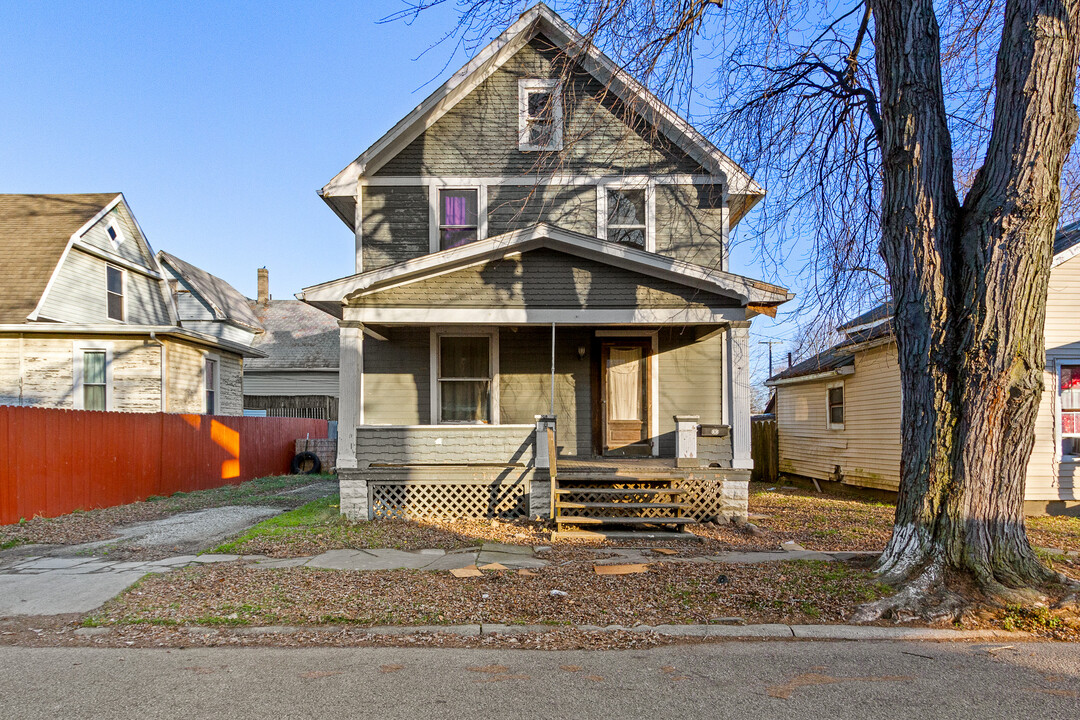 308 Iron St in Bucyrus, OH - Building Photo