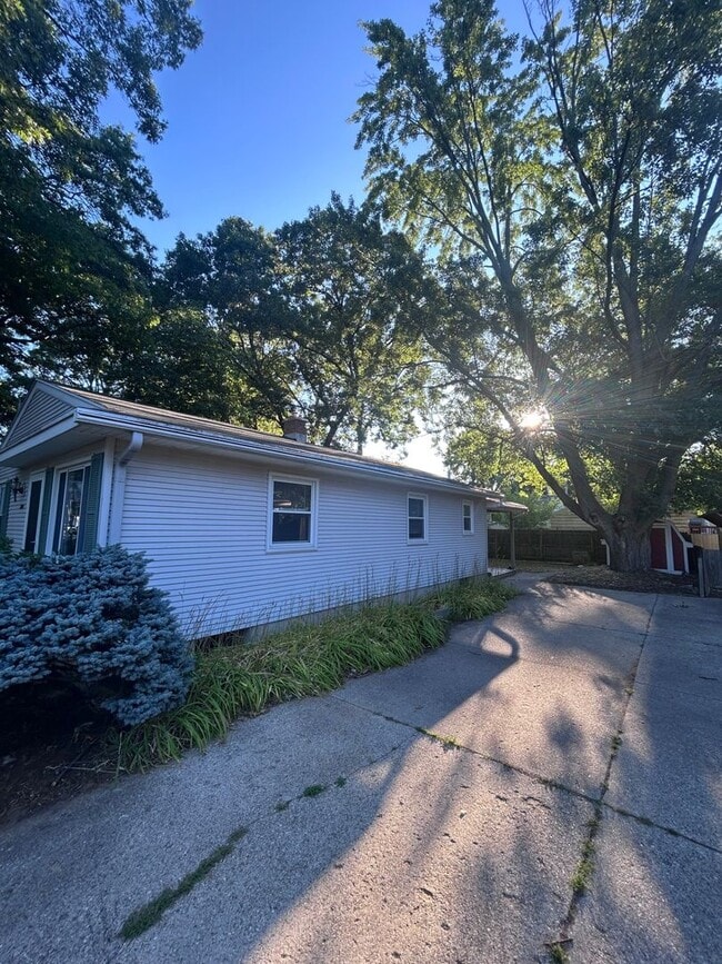 3814 Michael Ave SW in Wyoming, MI - Building Photo - Building Photo