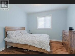 5896 Cozumel Dr in Mississauga, ON - Building Photo - Building Photo