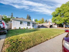 2537 Michelle Dr in Sacramento, CA - Building Photo - Building Photo