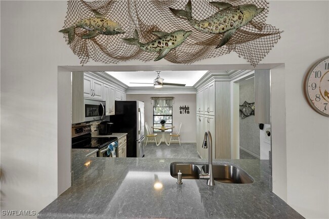 500 Misty Pines Cir in Naples, FL - Building Photo - Building Photo
