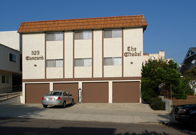 The Citadel Apartments in El Segundo, CA - Building Photo - Building Photo